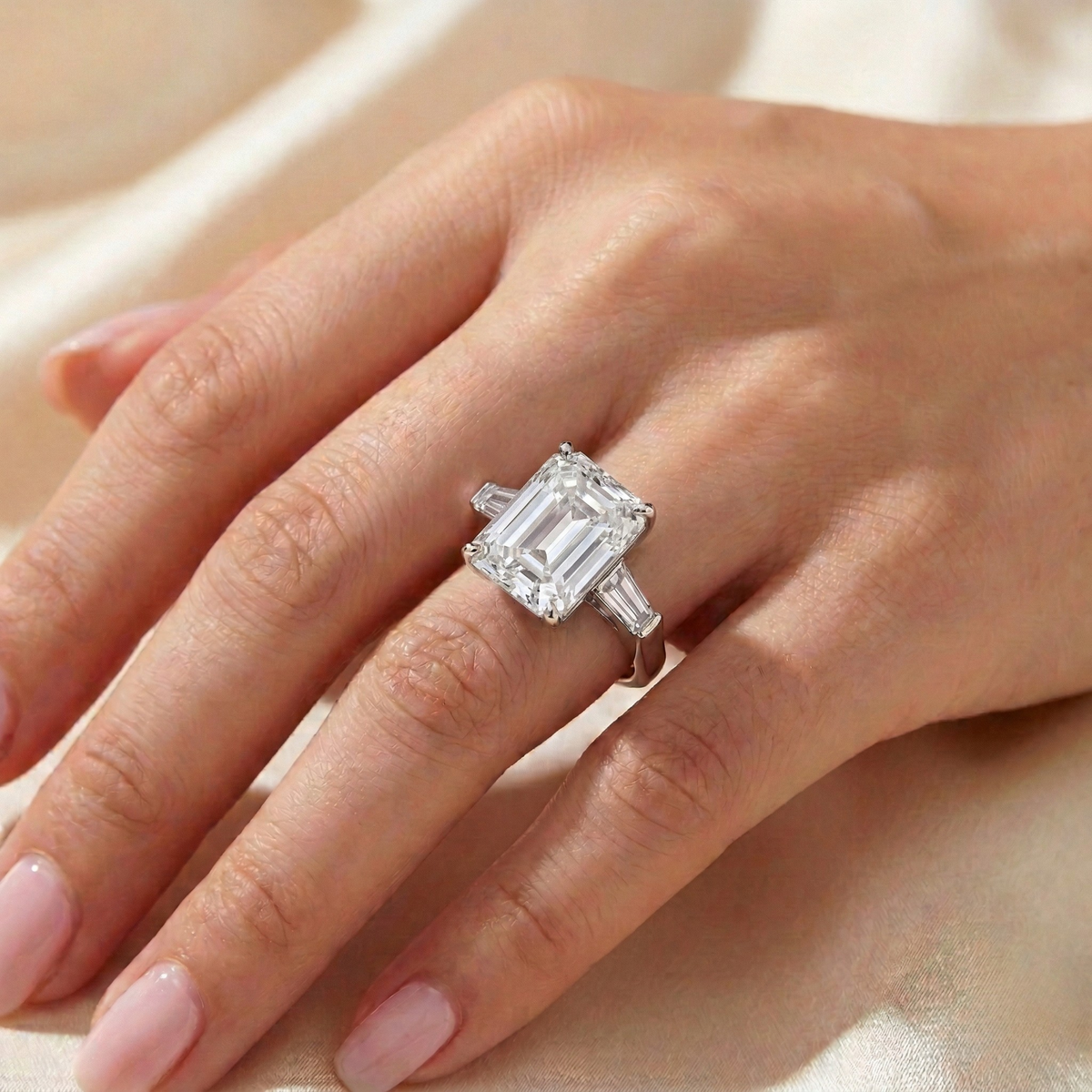 Anello Trilogy Baguette Bianco Diamante