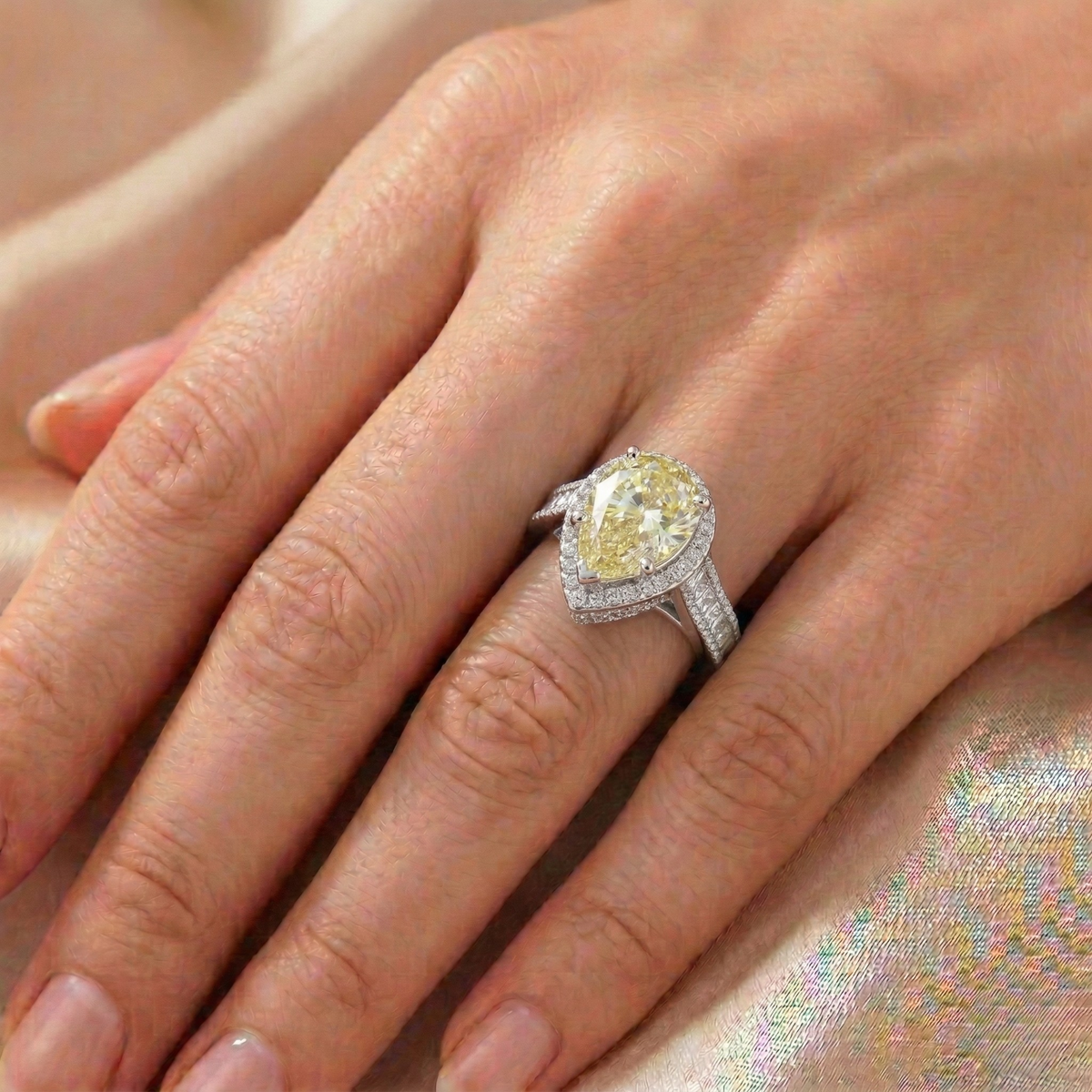 Anello Goccia Halo Giallo