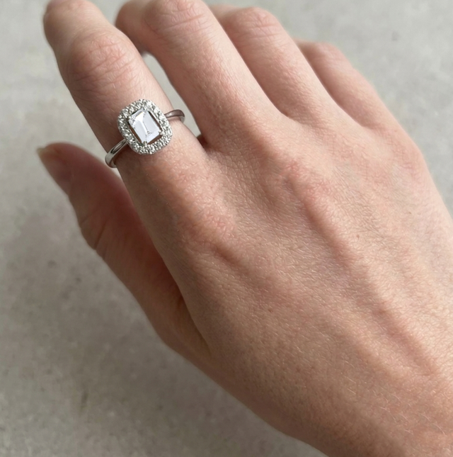 Anello Solitario Halo Bianco Diamante