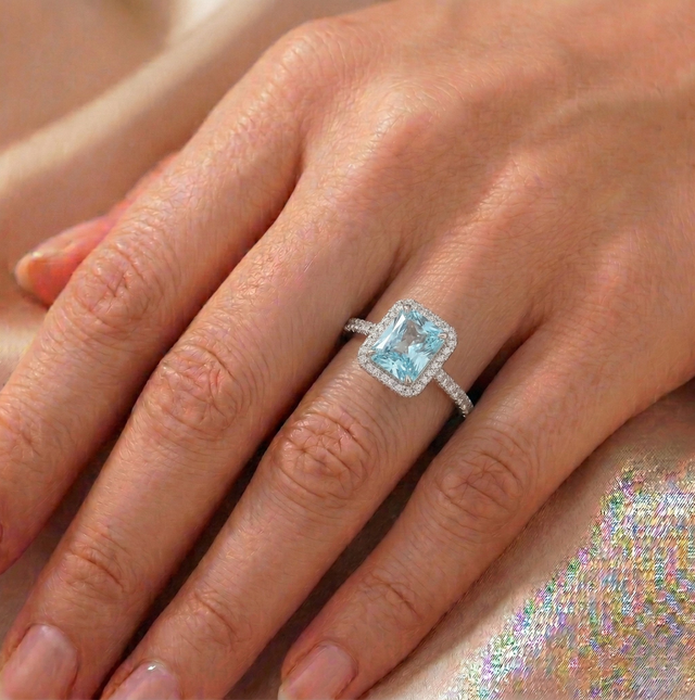 Anello Halo Essenziale Azzurro Acquamarina