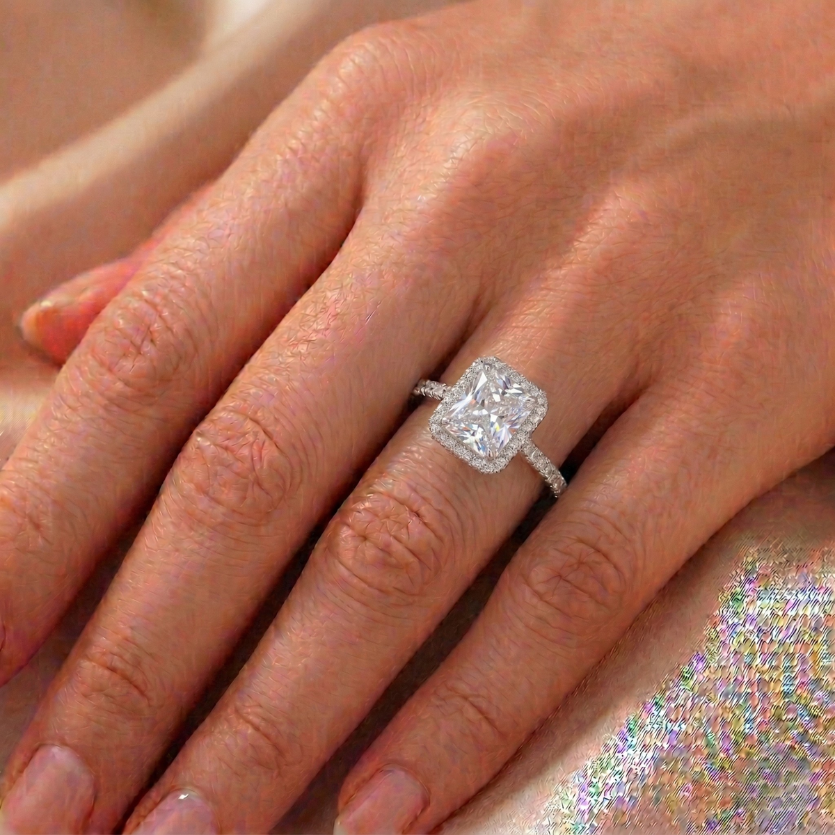 Anello Halo Essenziale Bianco Diamante