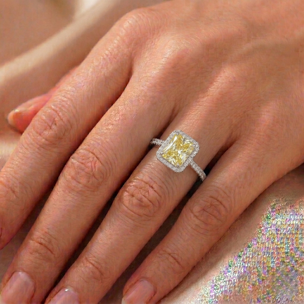 Anello Halo Essenziale Giallo