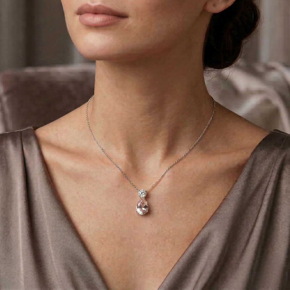 Collana Goccia Essenziale Rosa