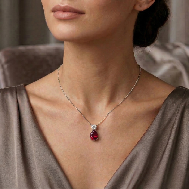 Collana Goccia Essenziale Rosso Rubino