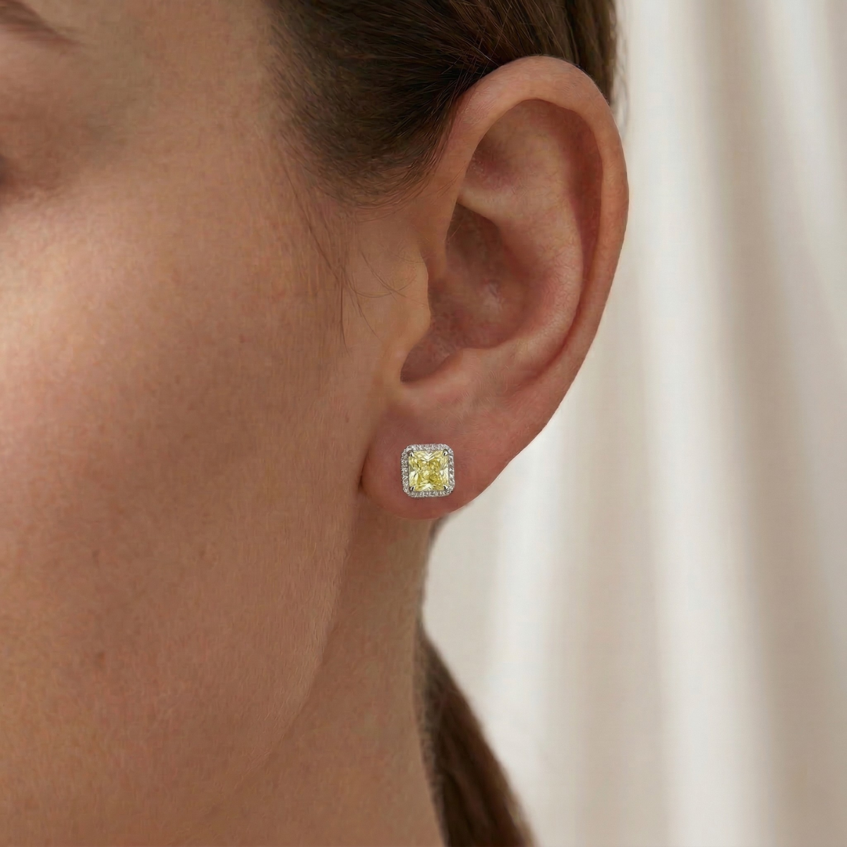 Orecchini Halo Stud Giallo