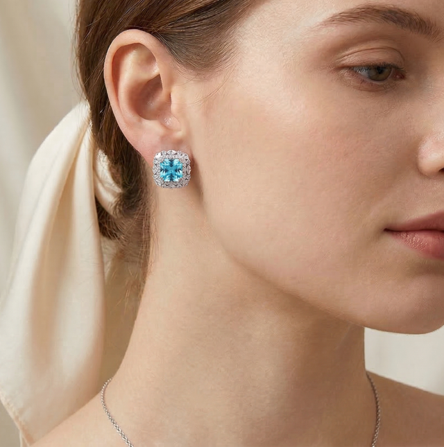 Orecchini Halo Twist Stud Azzurro Acquamarina