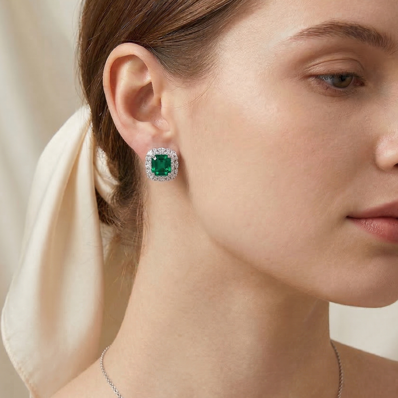 Orecchini Halo Twist Stud Verde Smeraldo