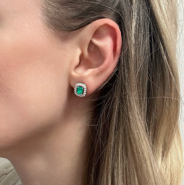 Orecchini Solitario Halo Stud Verde Smeraldo